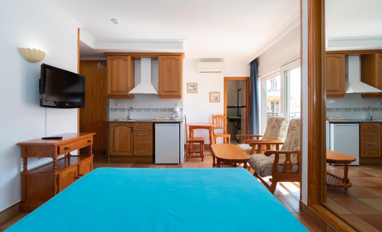 Apartamentos Leonor Carihuela Torremolinos Exterior foto