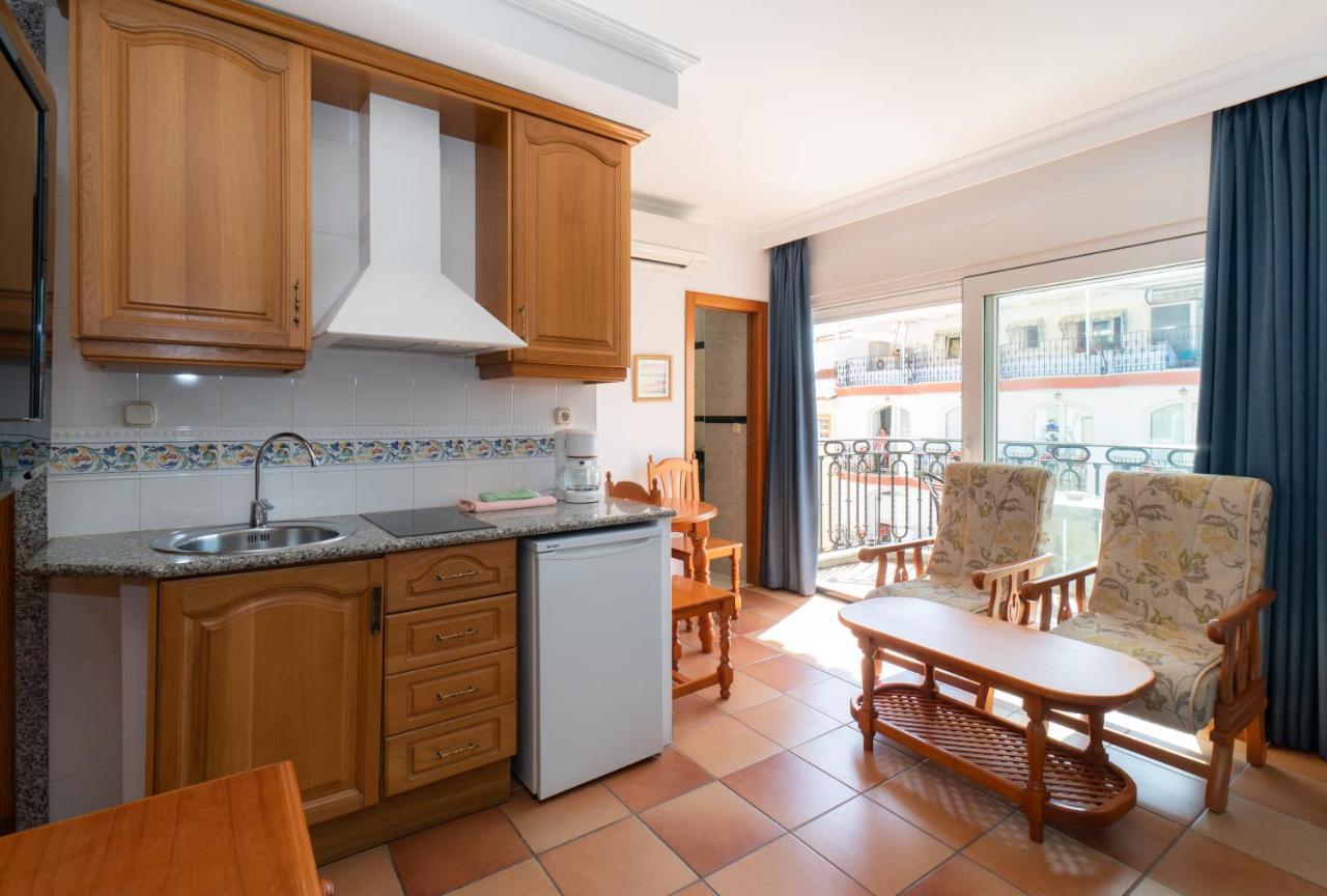 Apartamentos Leonor Carihuela Torremolinos Exterior foto