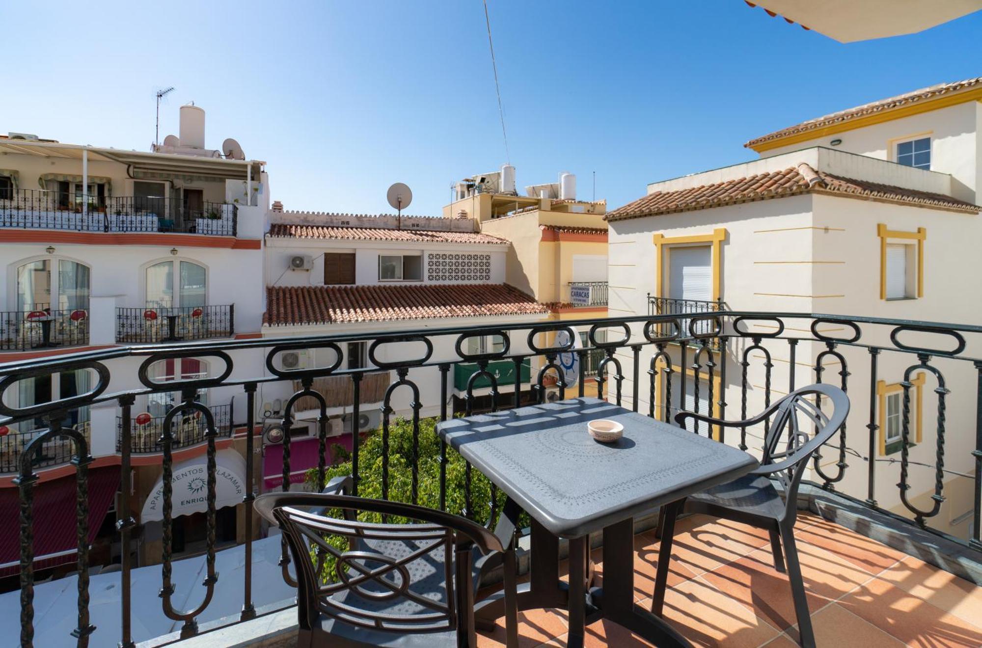 Apartamentos Leonor Carihuela Torremolinos Exterior foto