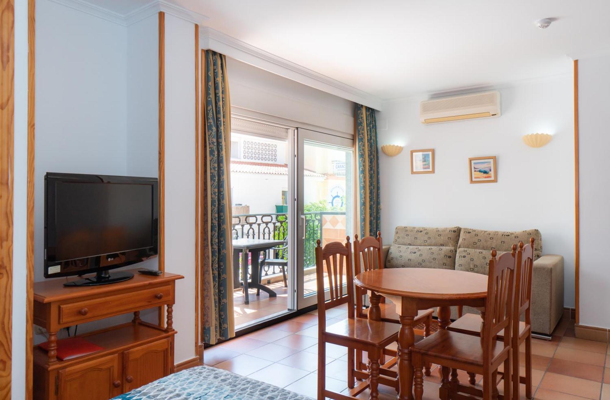 Apartamentos Leonor Carihuela Torremolinos Exterior foto