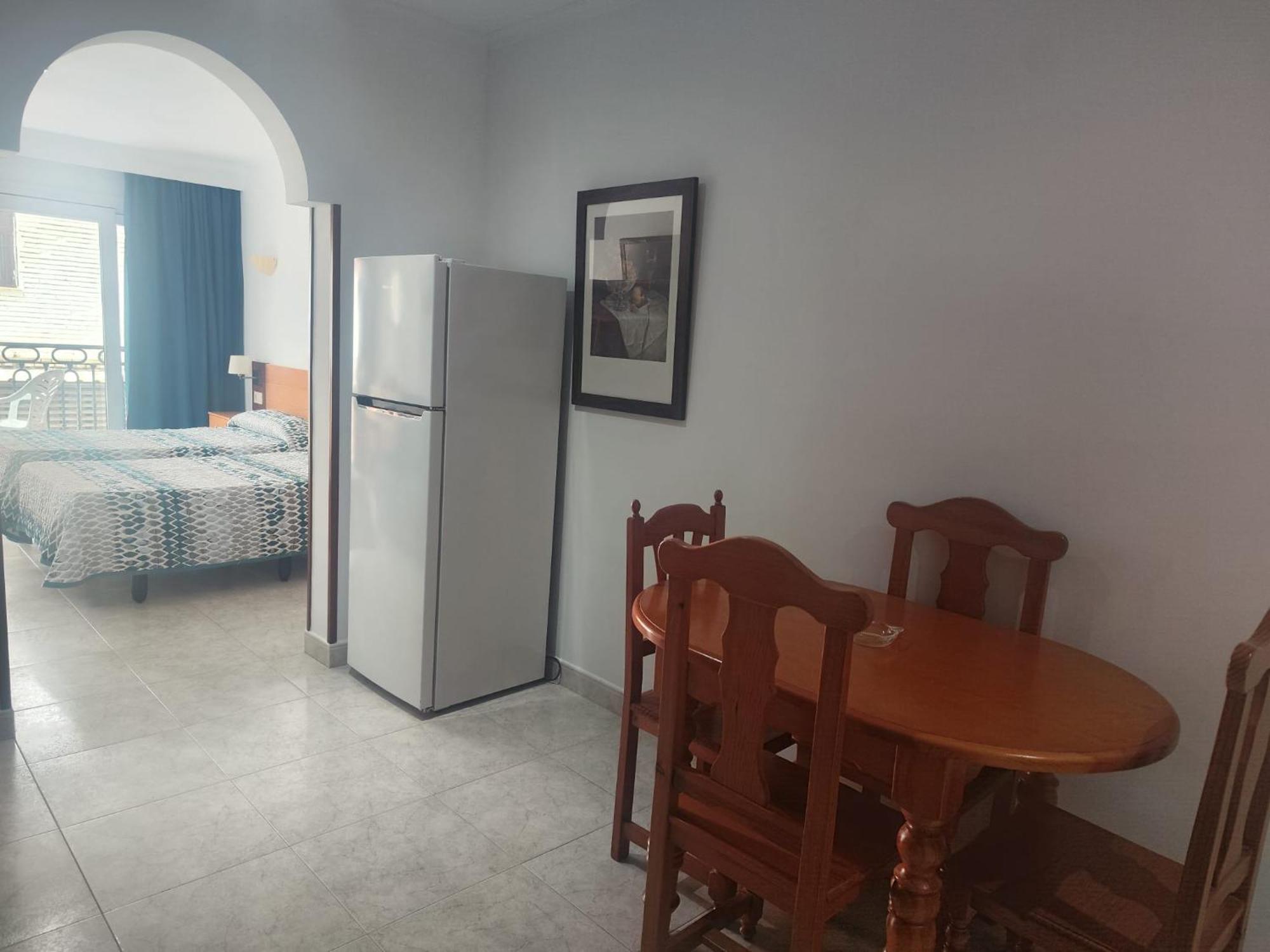 Apartamentos Leonor Carihuela Torremolinos Exterior foto