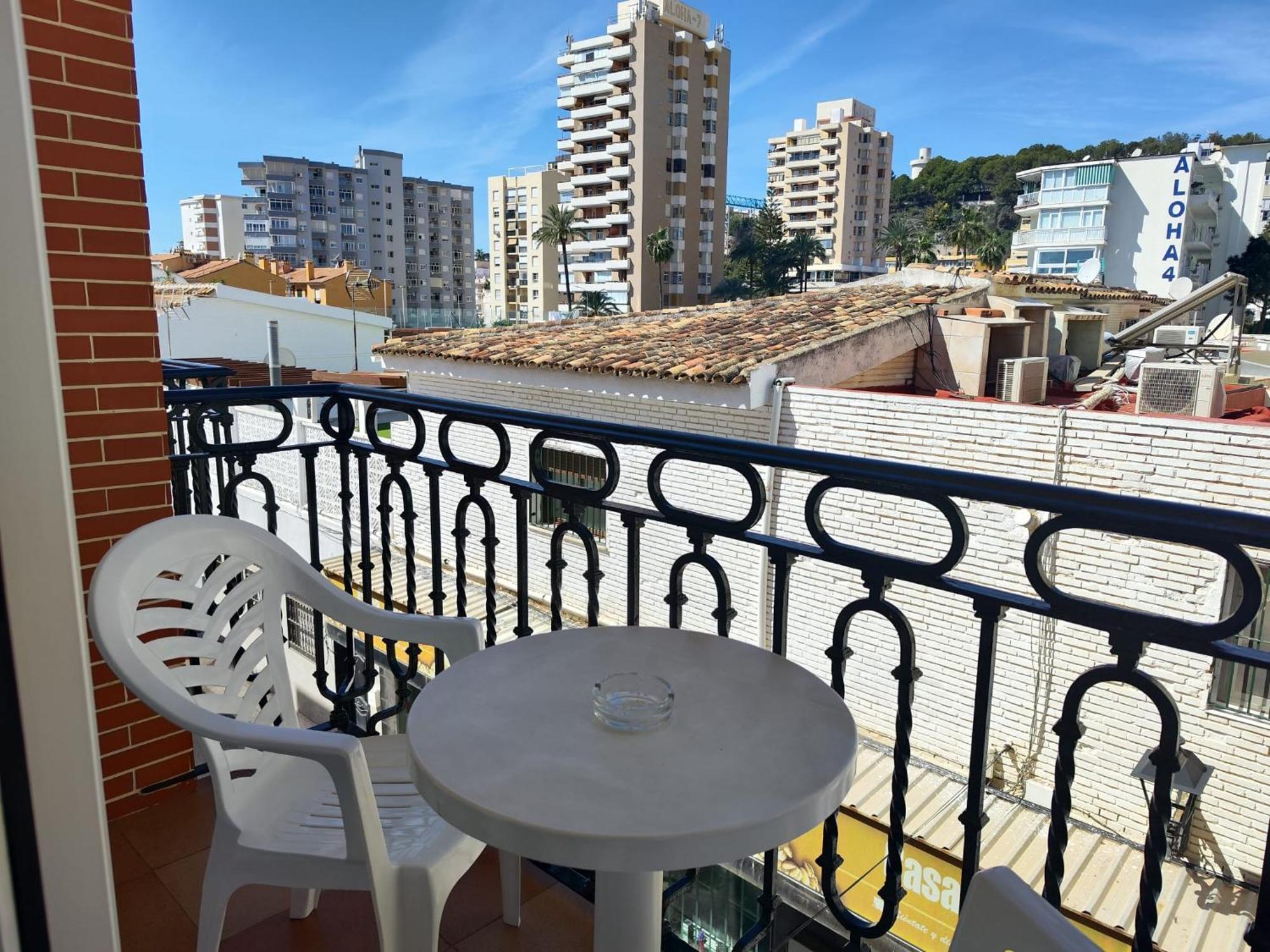 Apartamentos Leonor Carihuela Torremolinos Exterior foto