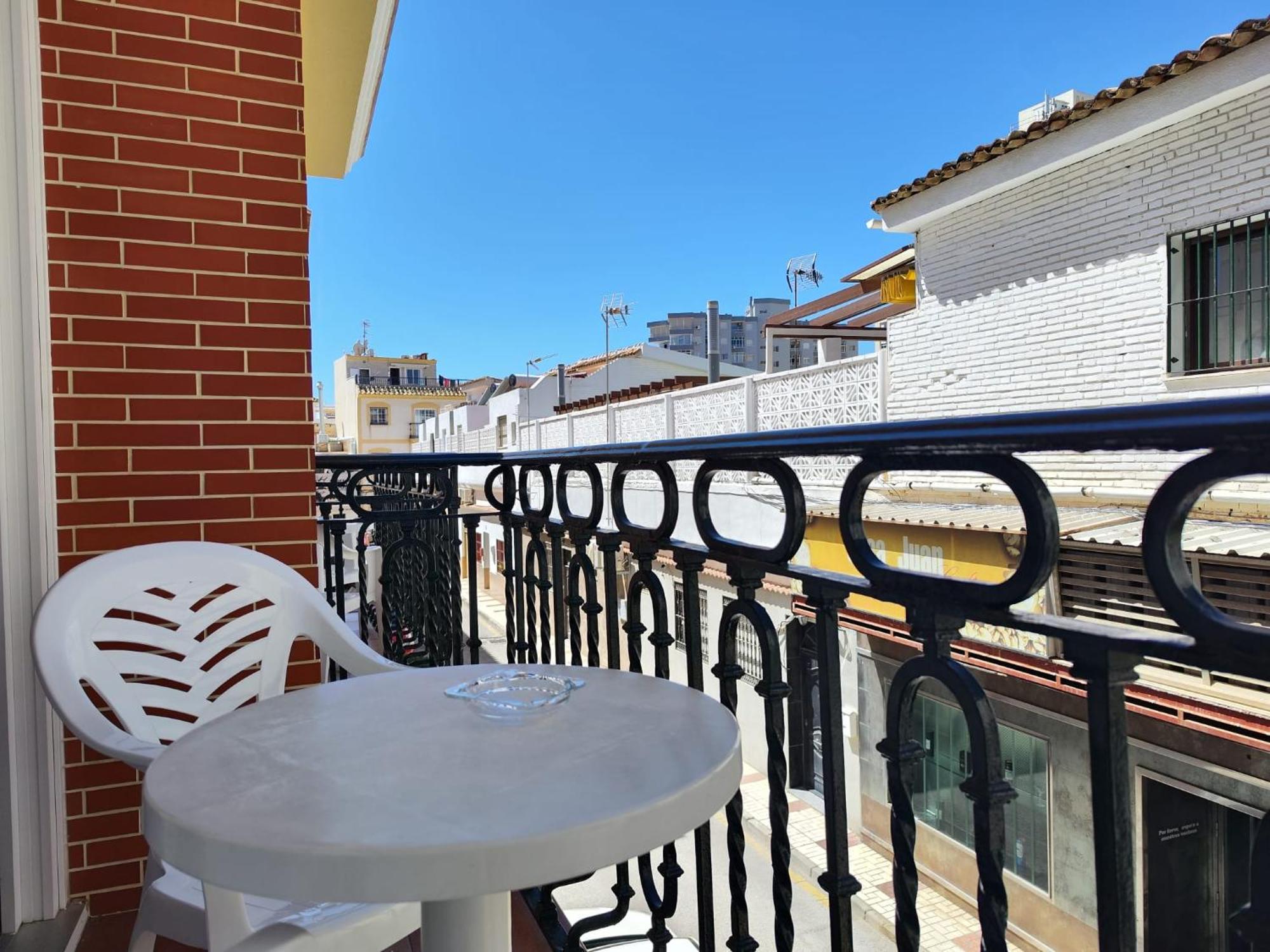 Apartamentos Leonor Carihuela Torremolinos Exterior foto