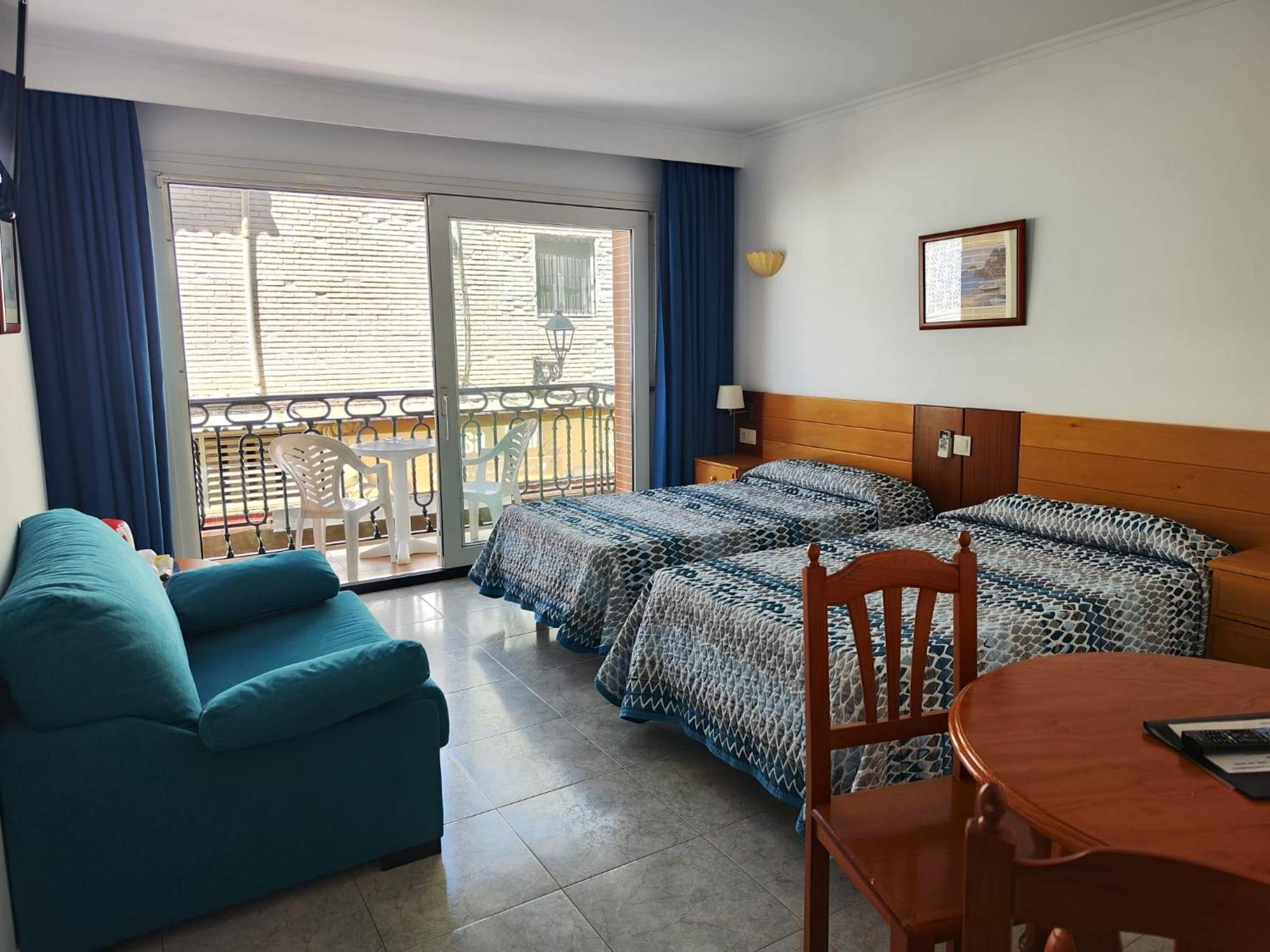 Apartamentos Leonor Carihuela Torremolinos Exterior foto