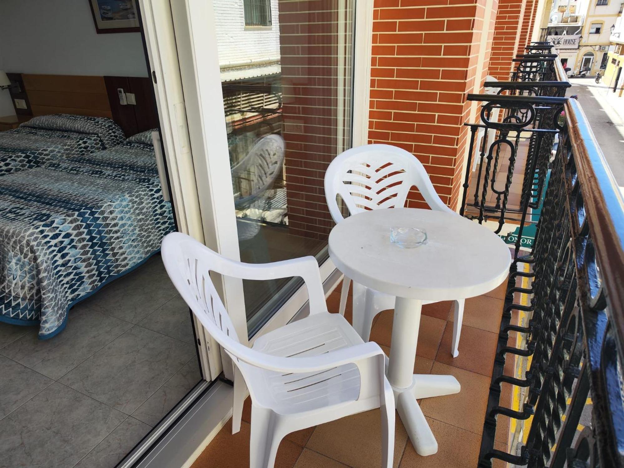 Apartamentos Leonor Carihuela Torremolinos Exterior foto