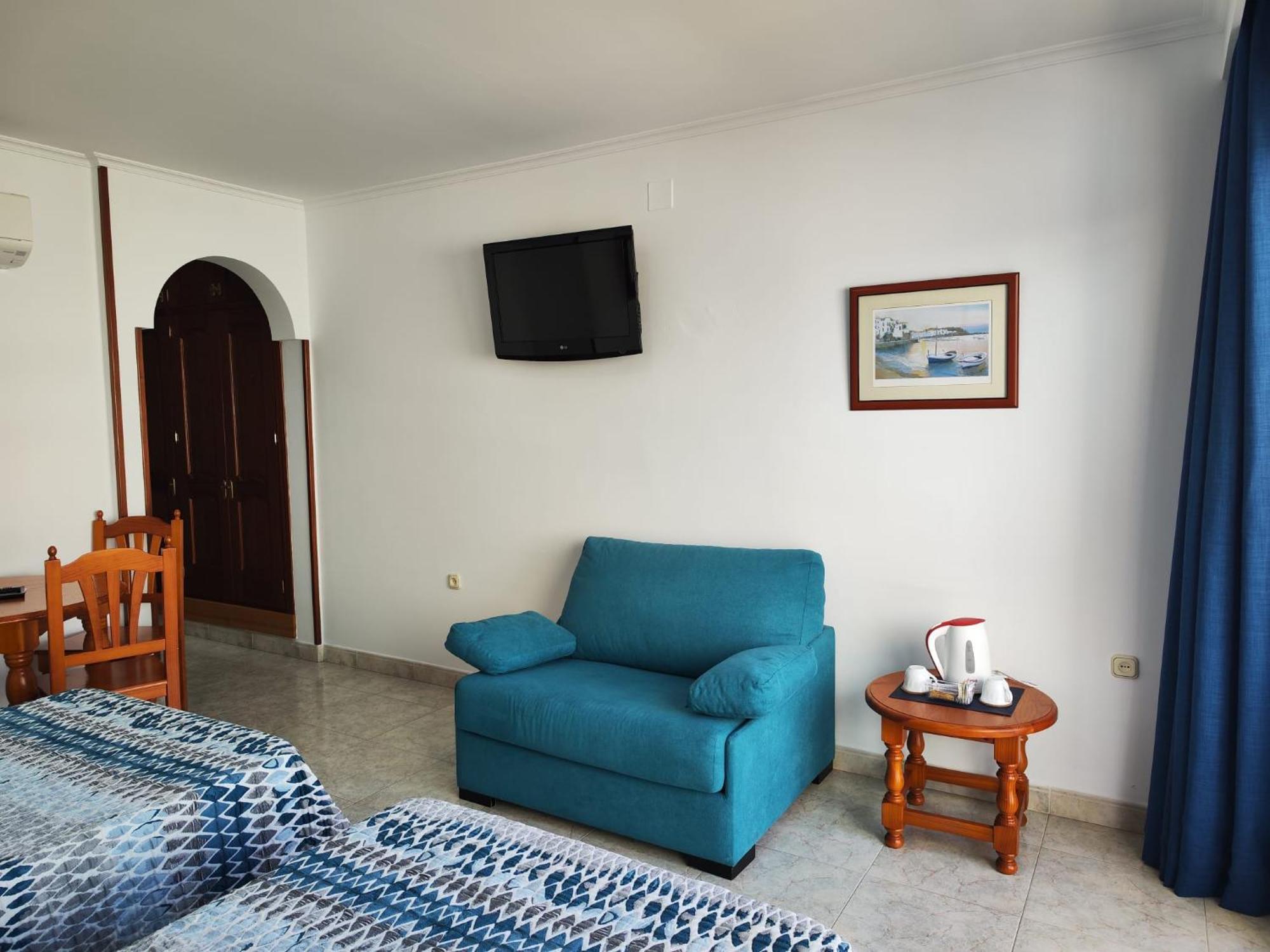 Apartamentos Leonor Carihuela Torremolinos Quarto foto