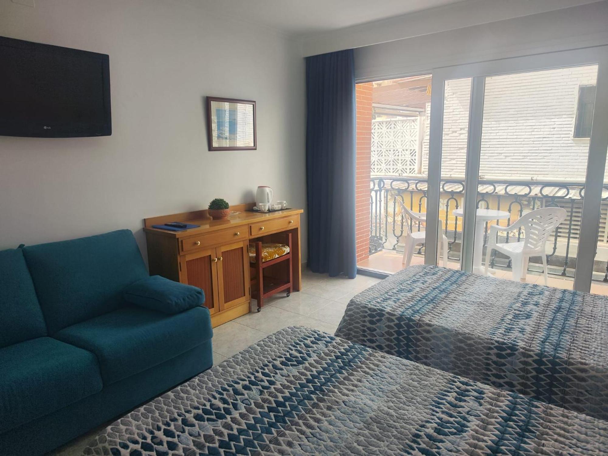 Apartamentos Leonor Carihuela Torremolinos Quarto foto